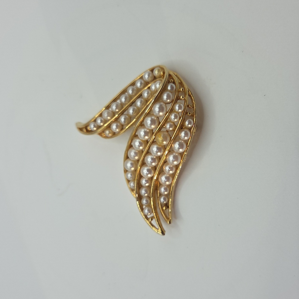 Lisner Vintage Gold and Pearl Wave Brooch - Picture 3 of 7